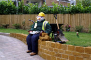 Click to Enlarge this image of a Harpole Scarecrow (2007/ds_pict0013_workman.jpg)